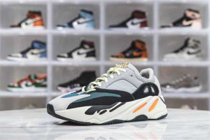 YZY 700 BOOST WAVE RUNNER 