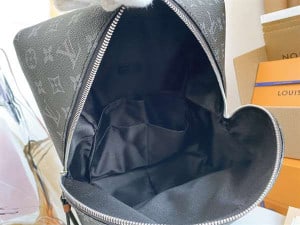 LOUIS VUITTON DISCOVERY BACKPACK - WLM180