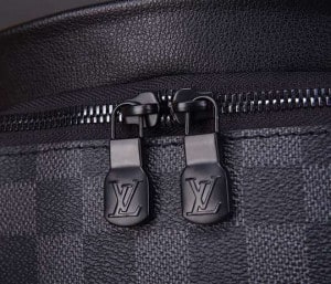LOUIS VUITTON DISCOVERY BUMBAG - WLM206