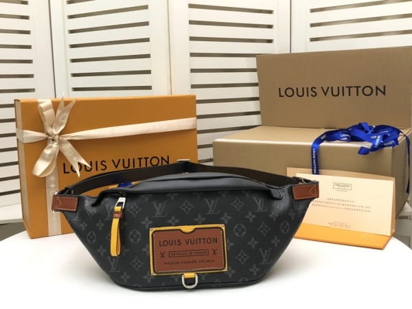 "LOUIS VUITTON DISCOVERY BUMBAG - WLM194 "