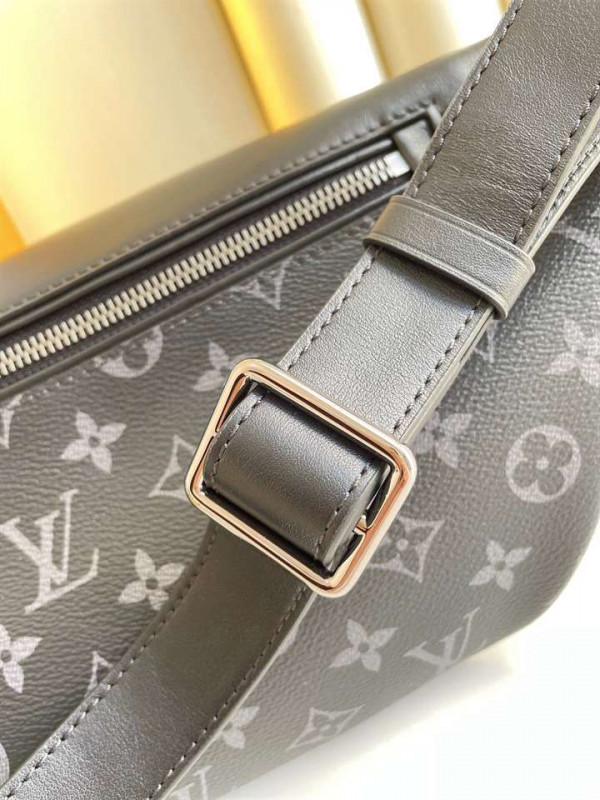 LOUIS VUITTON DISCOVERY BUMBAG - WLM128