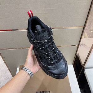 BURBERRY UNION VINTAGE SNEAKERS - BBR101