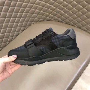 BURBERRY GREY VINTAGE CHECK SNEAKERS - BBR097