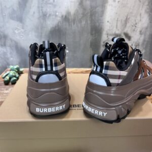 BURBERRY PANELLED LACE-UP SNEAKERS - BBR112