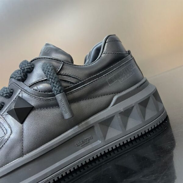 ONE STUD XL NAPPA LEATHER LOW-TOP SNEAKER - VLS024