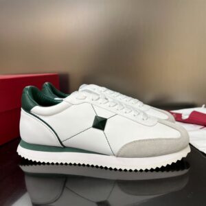 STUD AROUND LOW-TOP CALFSKIN AND NAPPA LEATHER SNEAKER - VLS003