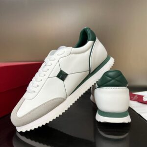 STUD AROUND LOW-TOP CALFSKIN AND NAPPA LEATHER SNEAKER - VLS003