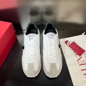 STUD AROUND LOW-TOP CALFSKIN AND NAPPA LEATHER SNEAKER - VLS006