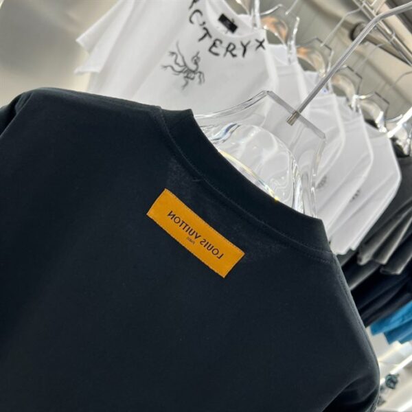 Louis Vuitton T-shirt - LSVT0167