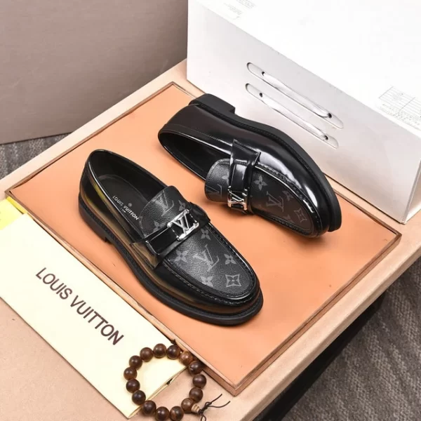 Louis Vuitton Loafers - LLV09