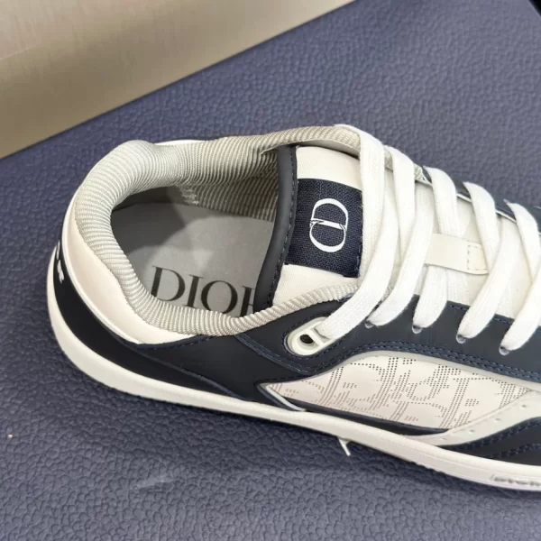 B27 LOW-TOP SNEAKER DEEP BLUE AND WHITE SMOOTH CALFSKIN WITH WHITE DIOR OBLIQUE GALAXY LEATHER - CDO88