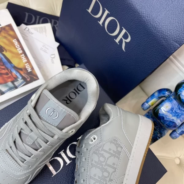 B27 LOW-TOP SNEAKER GRAY SMOOTH CALFSKIN AND DIOR OBLIQUE GALAXY LEATHER - CDO86