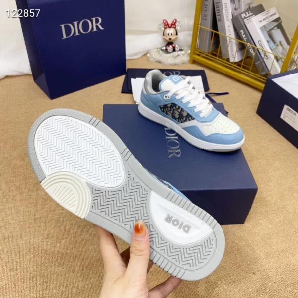 B27 LOW-TOP SNEAKER LIGHT BLUE, WHITE AND DIOR GRAY SMOOTH CALFSKIN - CD108