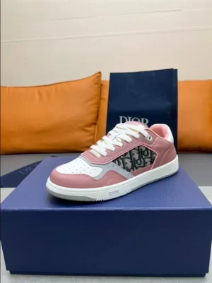 B27 LOW-TOP SNEAKER PINK AND CREAM SMOOTH CALFSKIN WITH BEIGE AND BLACK DIOR OBLIQUE JACQUARD - CDO94