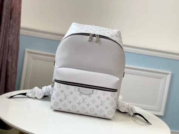 LOUIS VUITTON DISCOVERY BACKPACK - WLM531