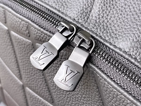 LOUIS VUITTON DISCOVERY BACKPACK - WLM533