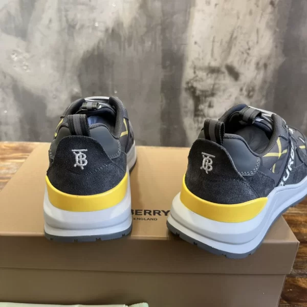 BURBERRY LEATHER AND SUEDE SNEAKERS - BBR132