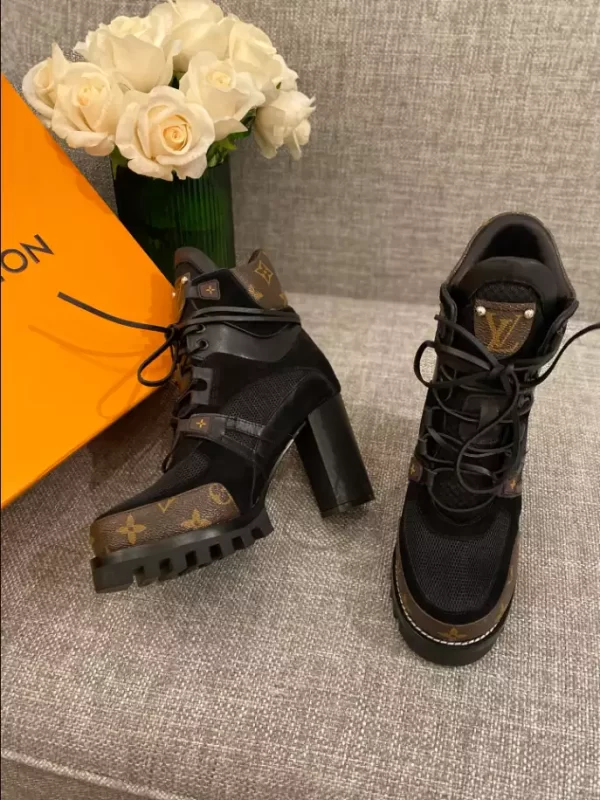 LV STAR TRAIL ANKLE BOOT - WLS040