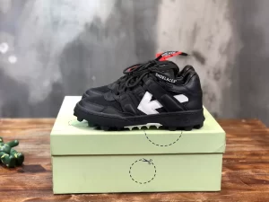 Off-White Mountain Cleats Sneakers - OFF65