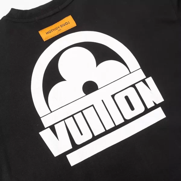 Louis Vuitton Sweatshirts - SLV006
