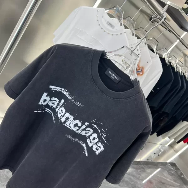 Balenciaga T-shirt - BBS118