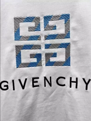 Givenchy T-shirt - GVS41