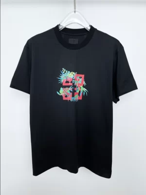 Givenchy T-shirt - GVS42
