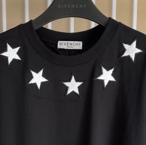 Givenchy T-shirt - GVS48
