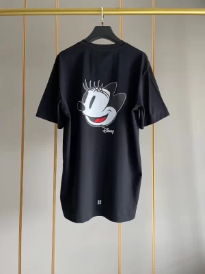 Givenchy T-shirt - GVS73