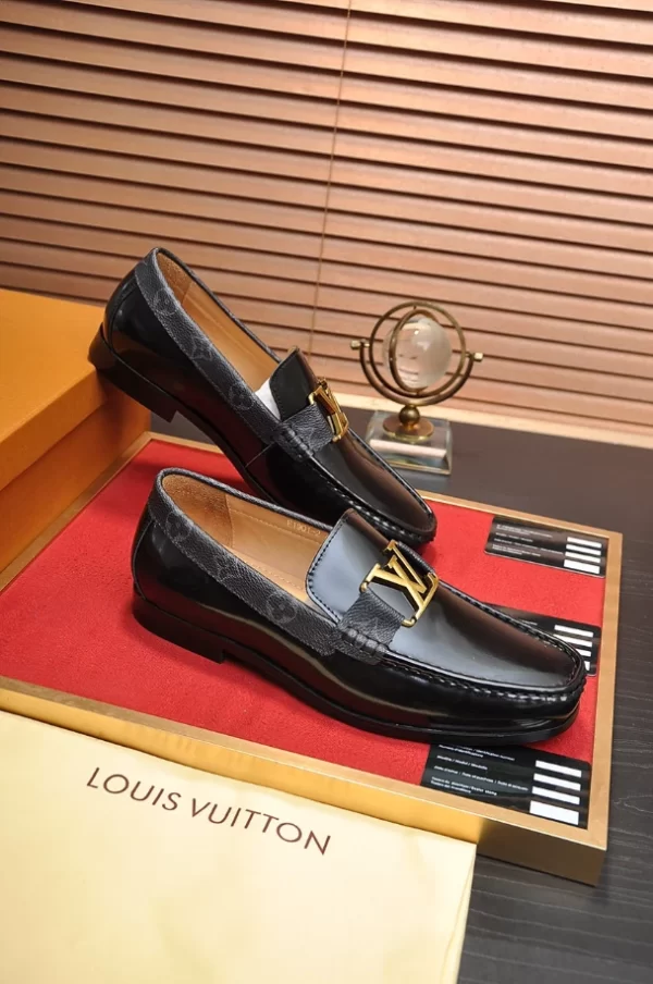 Louis Vuitton Loafers - LLV66