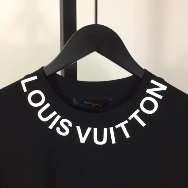 Louis Vuitton T-shirt - LSVT0228