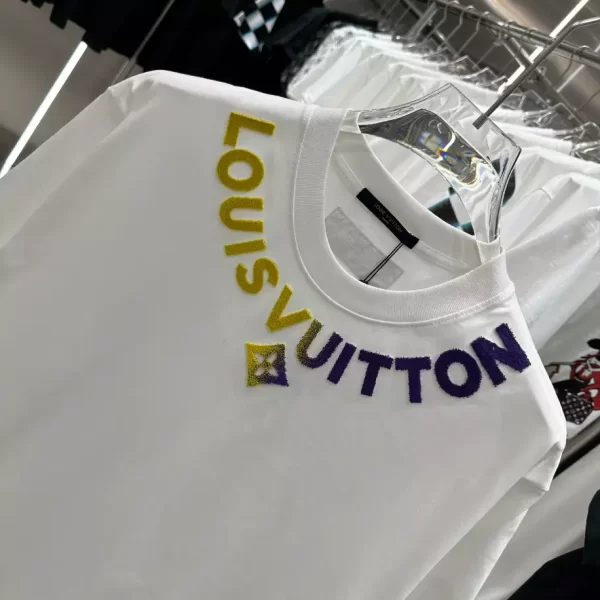 Louis Vuitton T-shirt - LSVT0235
