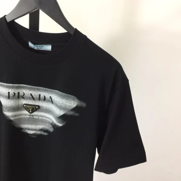 Prada T-shirt - PRT010
